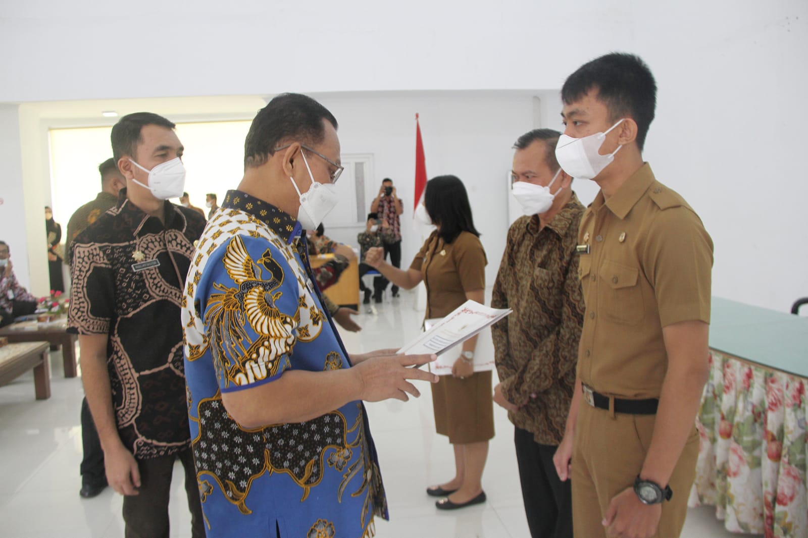 Pj Sekretaris Daerah Provinsi (Sekdaprov) Sumut Afifi Lubis menghadiri acara pelepasan masa orientasi lulusan Purna Praja ASN Institut Pemerintahan Dalam Negeri (IPDN) angkatan XXVII di Sumut, di Aula Kantor Badan Pengembangan Sumber Daya Manusia (BSDM) Sumut, Jalan Nagelngko Nomor 1 Medan, Jumat (29/10).