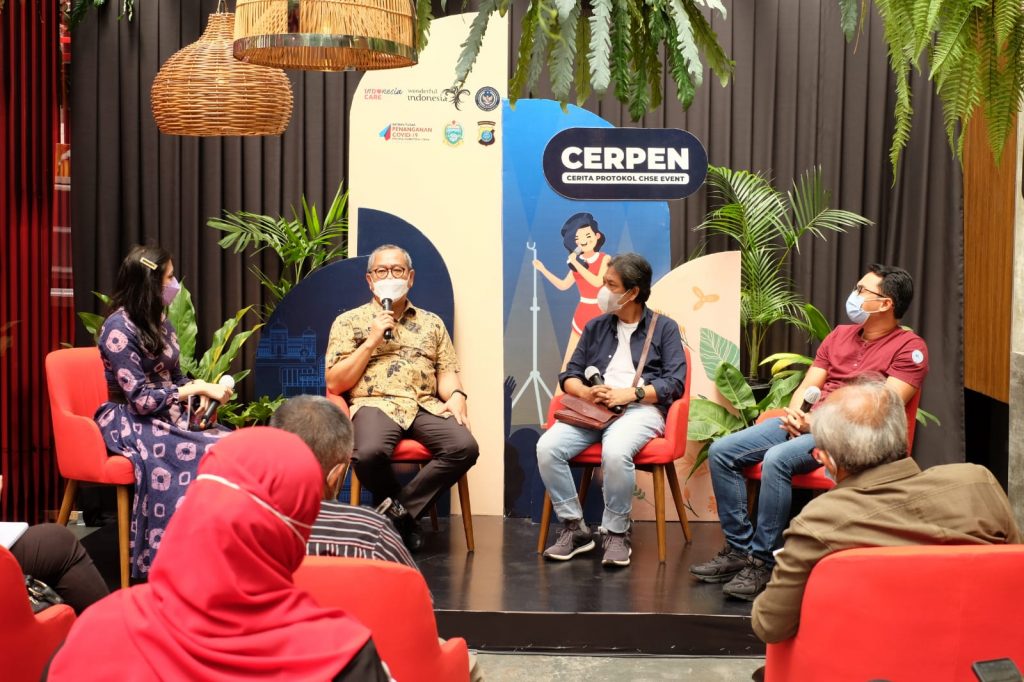 (dari kiri) Gina Febriona, MC; Eddy Wardoyo, Sekretaris Deputi Wisata dan Penyelenggara Kegiatan (Events); Irwansyah Harahap, Director Toba Caldera Music Festival; Glenn Biondi Hutajulu, Co-Founder Samosir Music International. (foto/ist)