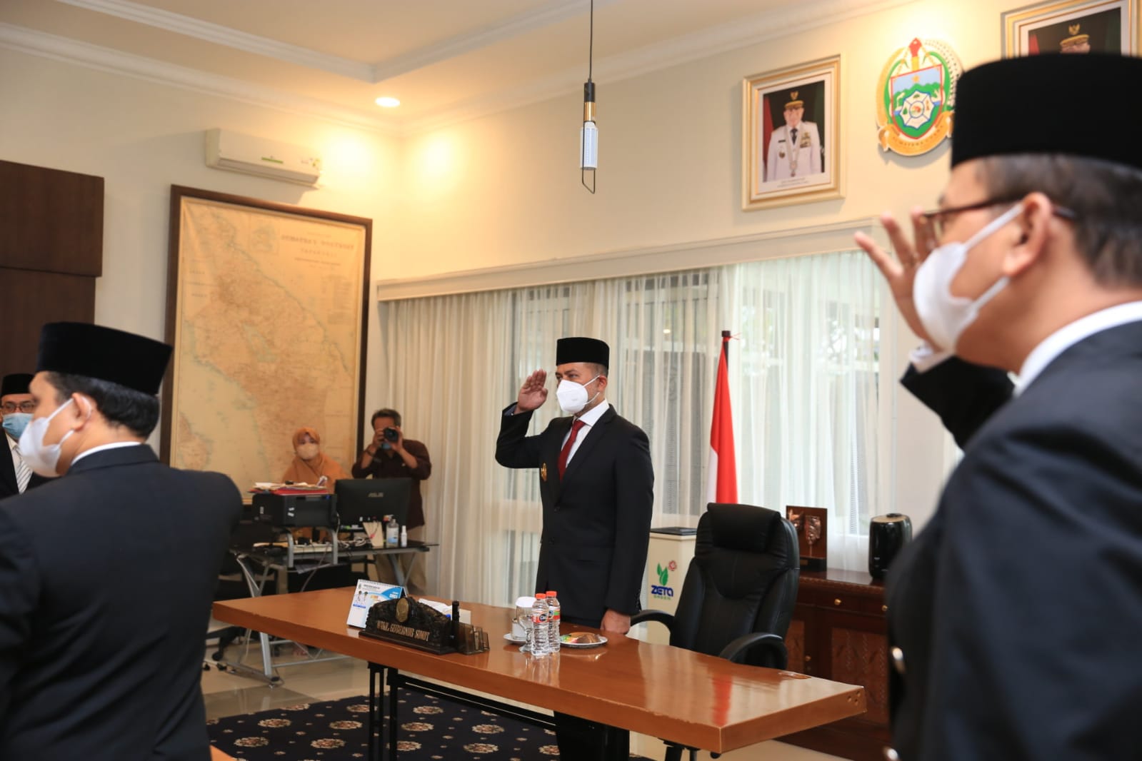 Wakil Gubernur (Wagub) Sumatera Utara (Sumut) Musa Rajekshah mengikuti Upacara Nasional Hari Kesaktian Pancasila Tahun 2021 di Monumen Pancasila Sakti Jakarta, secara virtual dari Rumah Dinas Wagub Sumut, Jumat (1/10).