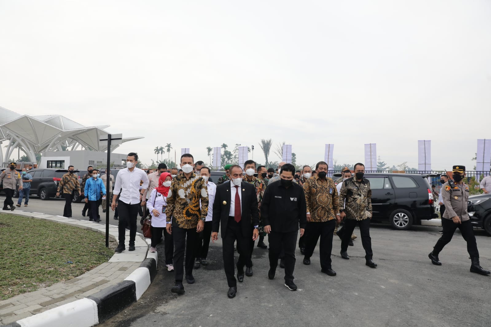 Gubernur Sumut Edy Rahmayadi dan Wakil Gubernur Sumut Musa Rajekshah menghadiri Pembukaan KIM Investment Expo 2021 yang dibuka secara langsung oleh Menteri BUMN Erick Thohir di Kawasan Industri Medan (KIM), Jalan Saparua IV, Blok IV, Kabupaten Deliserdang, Kamis (25/11/2021).