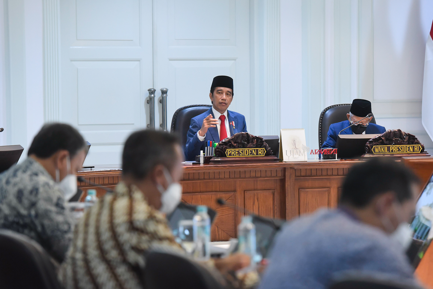 Presiden Jokowi saat memimpin Sidang Kabinet Paripurna, Rabu (17/11/2021), di Kantor Presiden, Jakarta. (Foto: Humas Setkab/Agung).