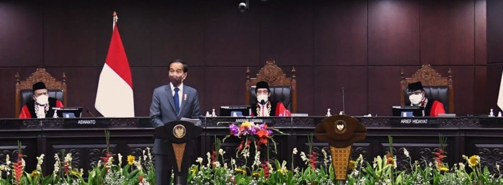 Presiden Jokowi dalam Sidang Pleno Khusus Penyampaian Laporan Mahkamah Konstitusi Tahun 2021, yang digelar di Gedung I Mahkamah Konstitusi, Jakarta, Kamis (10/02/2022) pagi. (Foto: BPMI Setpres/Lukas)