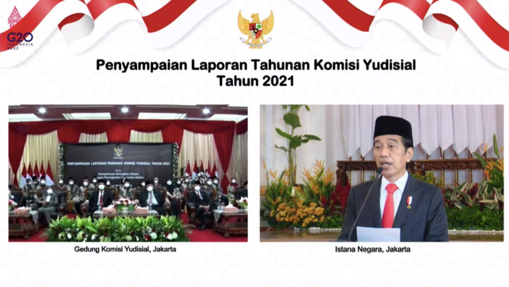 Presiden Jokowi dalam sambutannya pada Penyampaian Laporan Tahunan KY Tahun 2021, Rabu (09/03/2022), secara virtual dari Istana Negara, Jakarta. (Sumber: Tangkapan Layar)