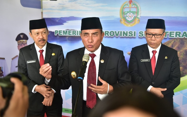 Gubernur Sumatera Utara (Sumut) Edy Rahmayadi melantik 38 pejabat pimpinan tinggi pratama (eselon II) dan 12 pejabat administrator (eselon III) di Lingkungan Pemerintah Provinsi (Pemprov) Sumut, di Aula Tengku Rizal Nurdin, Rumah Dinas Gubernur, Jalan Sudirman Nomor 41 Medan, Kamis (5/1/2023).