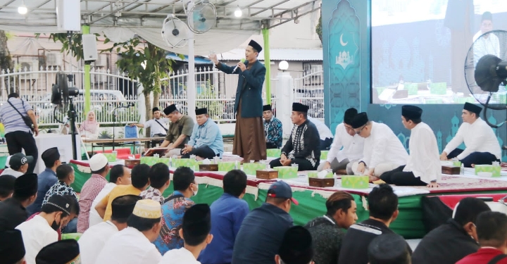 Gubernur Sumatera Utara (Sumut) Edy Rahmayadi menghadiri acara Ramadan Berbagi 1444 H di Halaman Masjid Rumah Dinas Gubernur, Jalan Jenderal Sudirman Nomor 41 Medan, Minggu (9/4).