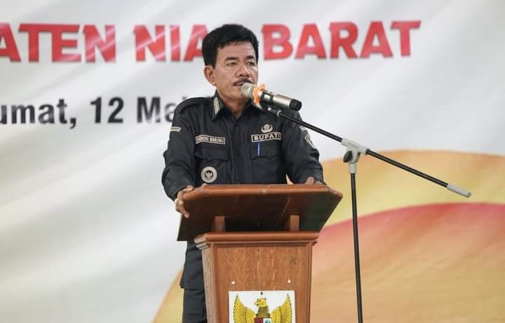 Bupati Kabupaten Nias Barat Khenoki Waruwu