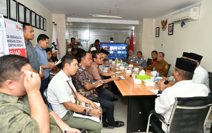 Gubernur Sumatera Utara (Sumut) Edy Rahmayadi melaksanakan rapat pembangunan Masjid Agung Medan, di Ruang Rapat Masjid Agung, Jalan Pangeran Diponegoro Medan, Selasa (29/5/2023).