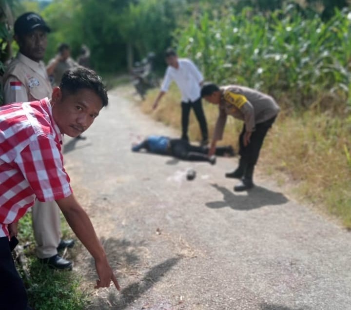 Tim Polres Dairi melakukan olah TKP seputar peristiwa tewasnya Tonny Edison Samosir, Kamis (1/6/2023). (istimewa)