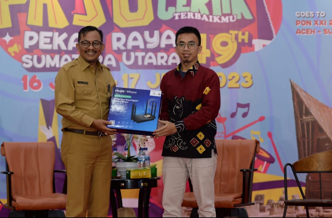 Kepala Dinas Komunikasi dan Informatika Provinsi Sumatera Utara (Sumut) Ilyas Sitorus menjadi narasumher pada talkshow Pemanfaatan Teknologi Terbaru Untuk Mendukung Kinerja di Pekan Raya Sumatera Utara (PRSU) Jalan Gatot Subroto Medan, Senin (17/7).