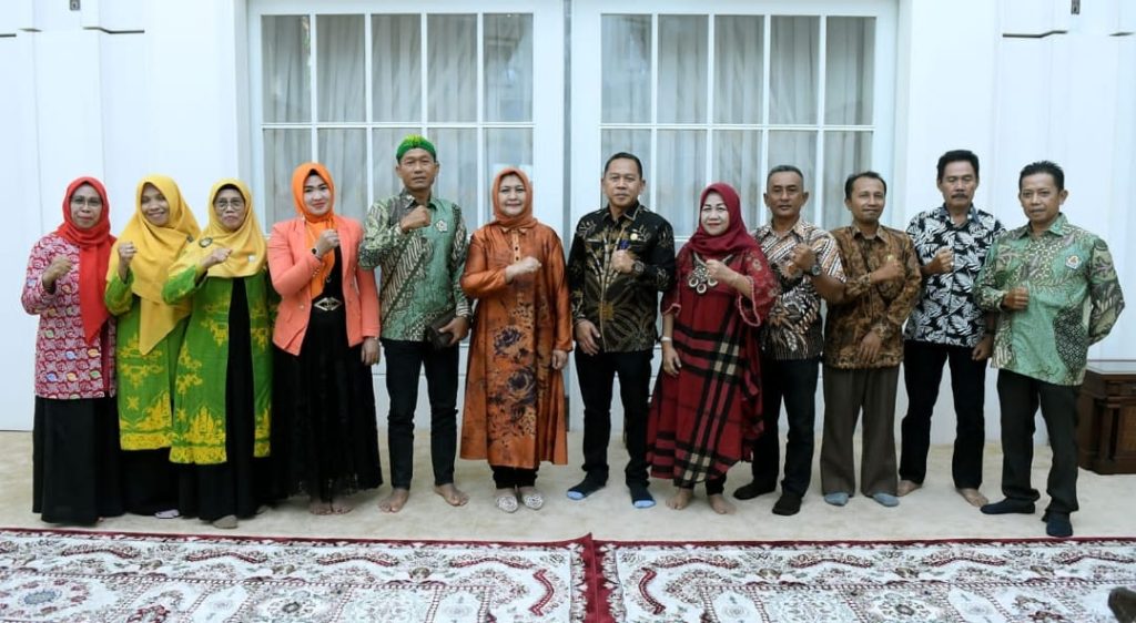 Ketua TP PKK Sumut Nawal Lubis menerima audiensi Pujakesuma Sumut di Rumah Dinas Gubernur Sumut, Jalan Sudirman No. 41, Medan, Kamis (13/7/2023).