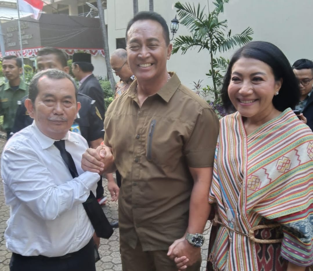 Foto Bersama Drs. Gandi Parapat dengan Andika Perkasa