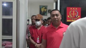 Tim Penyidik Pidsus Kejati Sumut, penjarakan Eks Bupati Samosir Manindar Simbolon, atas dugaan tindak pidana korupsi Hutan Tele, Sabtu (19/08/2023).