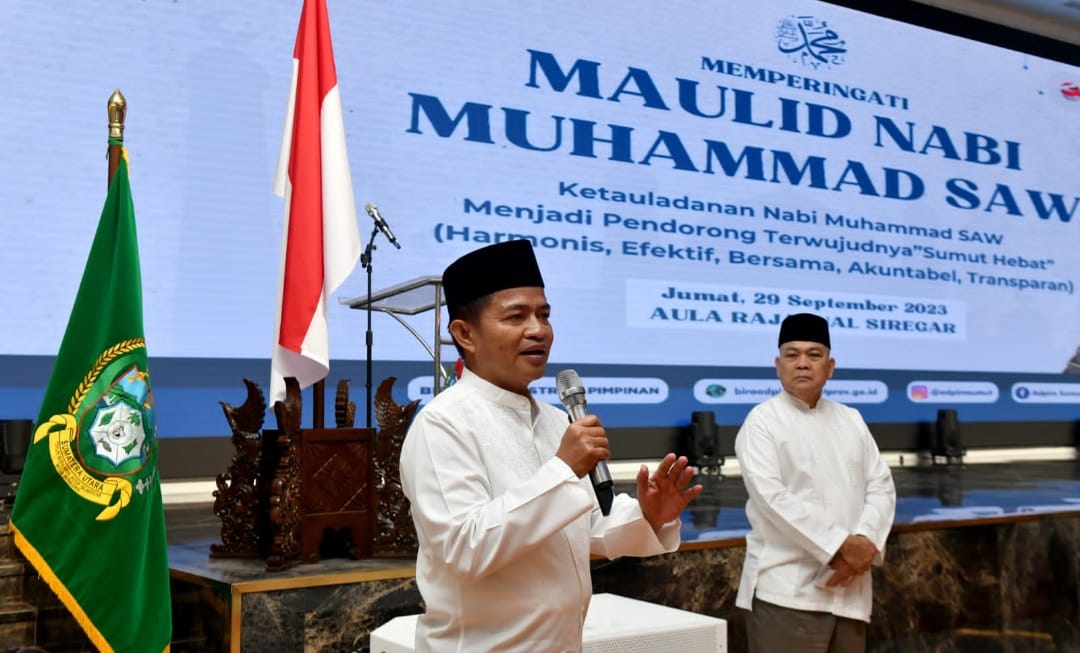 Pj Gubernur Sumatera Utara (Sumut) Hassanudin memperingati Maulid Nabi Muhammad SAW bersama Aparatur Sipil Negara (ASN) Dinas Pendidikan Sumut, para guru dan pelajar di Aula Raja Inal Siregar, Kantor Gubernur, Jalan Diponegoro, Medan, Jumat (29/9).