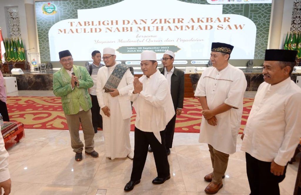 Pj Gubernur Sumatera Utara (Sumut) Hassanudin menghadiri Tabligh dan Zikir Akbar Maulid Nabi Muhammad SAW bersama Yayasan Madinatul Quran dan PT Pegadaian di Aula Raja Inal Siregar Lantai 2 Kantor Gubernur Sumut Jalan Diponegoro Nomor 30 Medan, Sabtu (30/9).