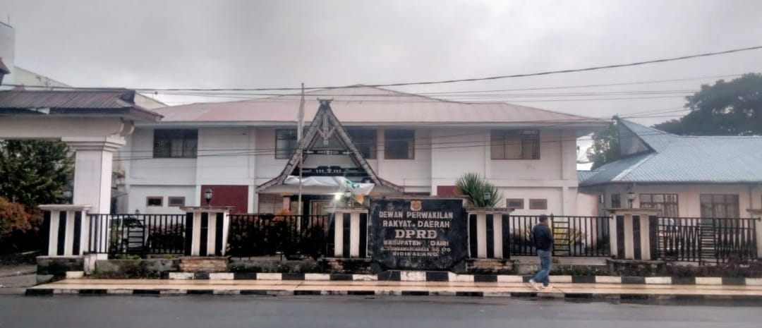 Gedung DPRD Dairi.