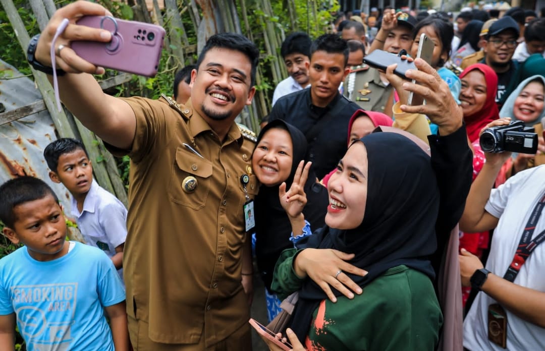 Bersama Bobby Nasution Serahkan Sertifikat Tanah Menteri Atr Bpn