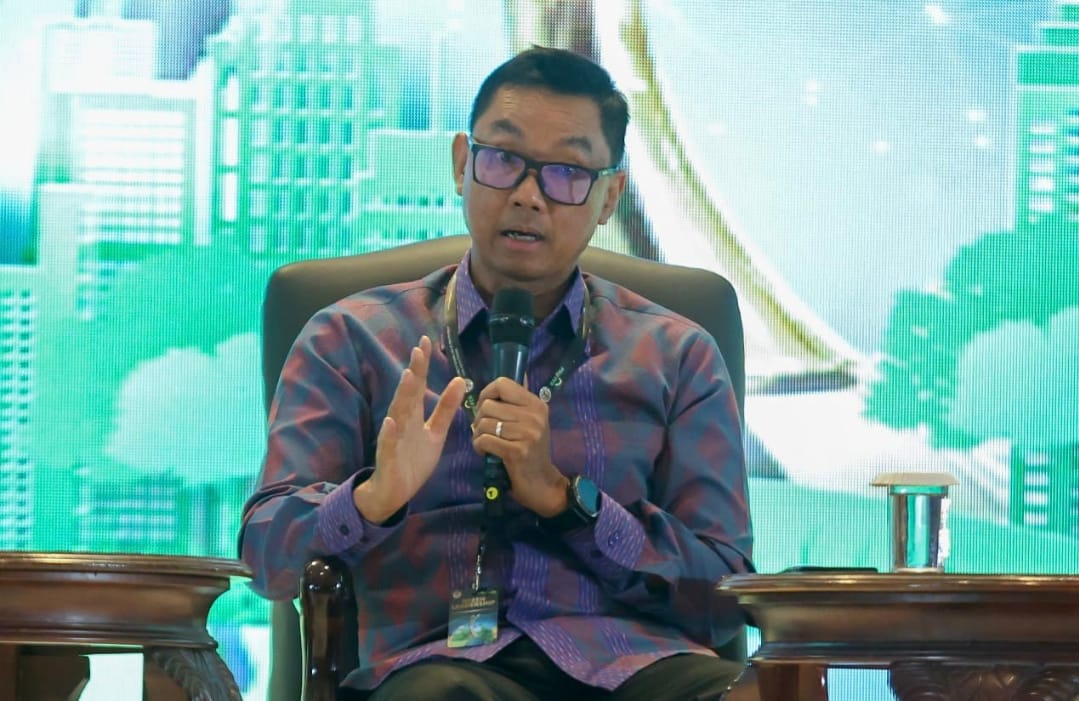 Direktur Utama PLN, Darmawan Prasodjo mengatakan dalam upaya pengentasan kemiskinan, PLN menginisiasi tiga program utama pendorong ekonomi masyarakat yakni melalui co-firing biomassa, pemanfaatan FABA dan peralihan dari energi berbasis fosil ke energi listrik.