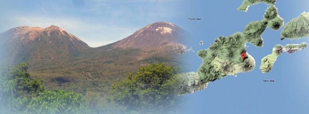 Gunung Lewotobi laki-laki dan Lewotobi perempuan di Flores, NTT. (Istimewa)