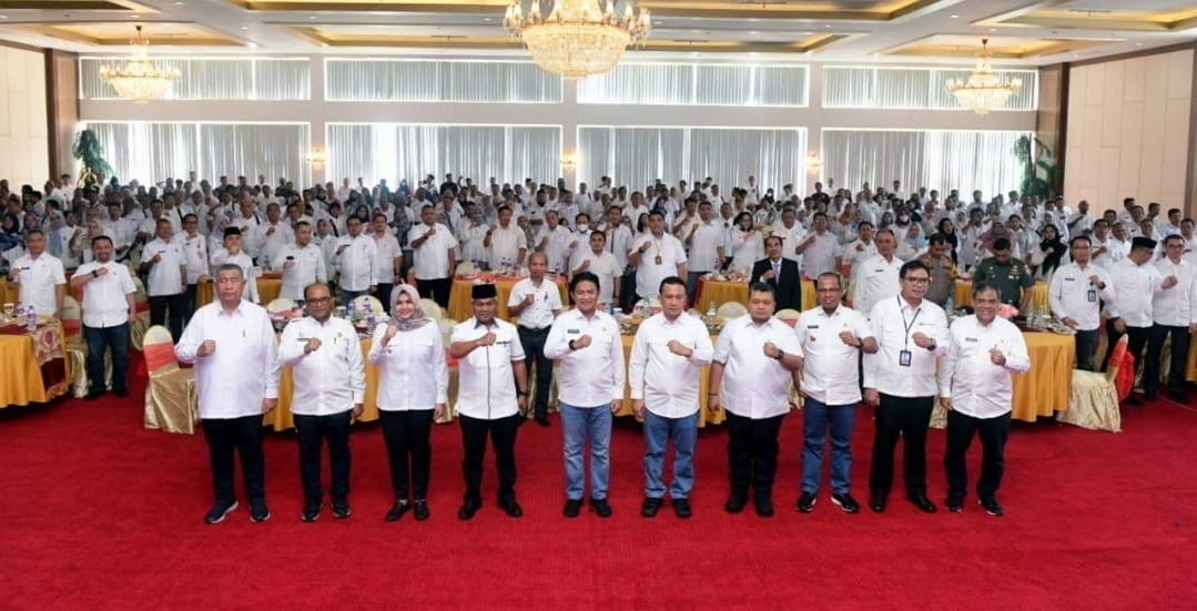 Pj Gubernur Sumut Hassanudin membuka Pra Musrenbang RKPD Provinsi Sumut tahun 2025 untuk Zona Wilayah Pantai Barat di Ballroom Hotel Sapadia, Gunung Tua, Kabupaten Padanglawas Utara, Rabu (31/1/2024). Usai membuka kegiatan tersebut, Pj Gubernur Sumut juga meninjau beberapa Stan UMKM Kabupaten Padanglawas Utara.