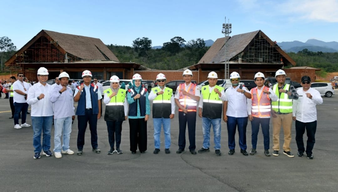 Pj Gubernur Sumut Hassanudin meninjau progres pembangunan Bandara AH Nasution, Bukit Malintang, Kabupaten Mandailing Natal (Madina), Rabu (31/1/2024).