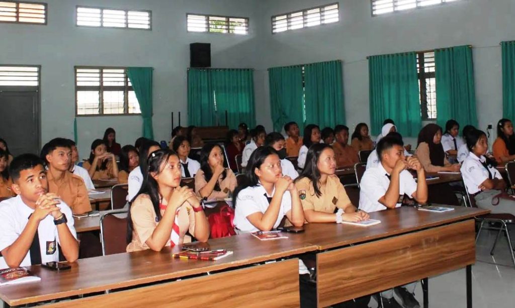 Siswa antusias mengikuti seminar