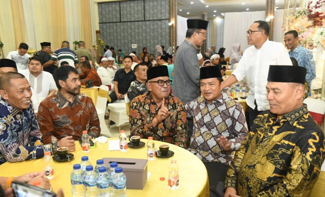 Pj Gubernur Sumatera Utara Hassanudin bersilaturahmi bersama Pj Gubernur Aceh Bustami pada acara Silaturahmi Tokoh Masyarakat Aceh di Medan, bertempat di Gedung Aceh Sepakat, Medan. Acara dihadiri tokoh-tokoh Aceh di antaranya Muzakkir Manaf (Mualem), Ketua DPR Aceh Zulfadli, dan Ketua DPP Aceh Sepakat Mukhtar.