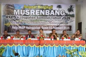 Keterangan gambar : Wakil Ketua DPRD Samosir, Osvaldo Ardiles Simbolon menyampaikan paparan saat Musrembang RKPD TA 2026 di Aula Kantor Camat Nainggolan.(Deteksi,co.id/hotdonnaibaho)