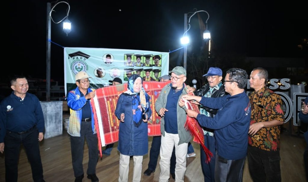 Hadir pada kegiatan ini Prof. Eka Daryanto, Prof. Abdul Hamid, Prof. Mukhtar, Prof. Abdul Hasan Saragih, Prof. Yuniarto, Prof. Sugiharto, Dr. Arif Rahman dan guru besar universitas Sumut lainnya. Hadir juga pengurus PADU, Tokoh-tokoh akademis Sumut dan tokoh masyarakat.