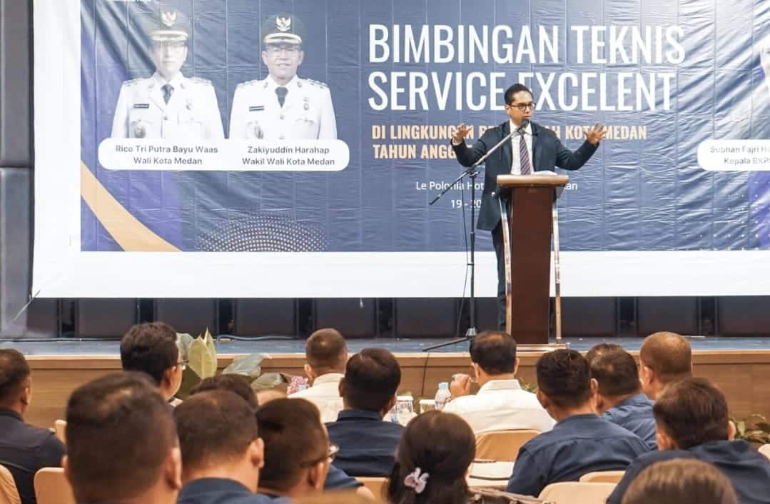 Segelas Air Sepenuh Hati, Pesan Pelayanan dari Rico Waas