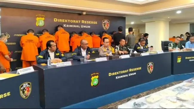 Jumpa pers terkait kasus penculikan yang mengakibatkan meninggal dunia terhadap Kepala Cabang Pembantu sebuah bank BUMN bernama Mohamad Ilham Pradipta (MIP), yang digelar Polda Metro Jaya di Jakarta, Selasa (16/9/2025). © KOMPAS.com/BAHARUDIN AL FARISI.
