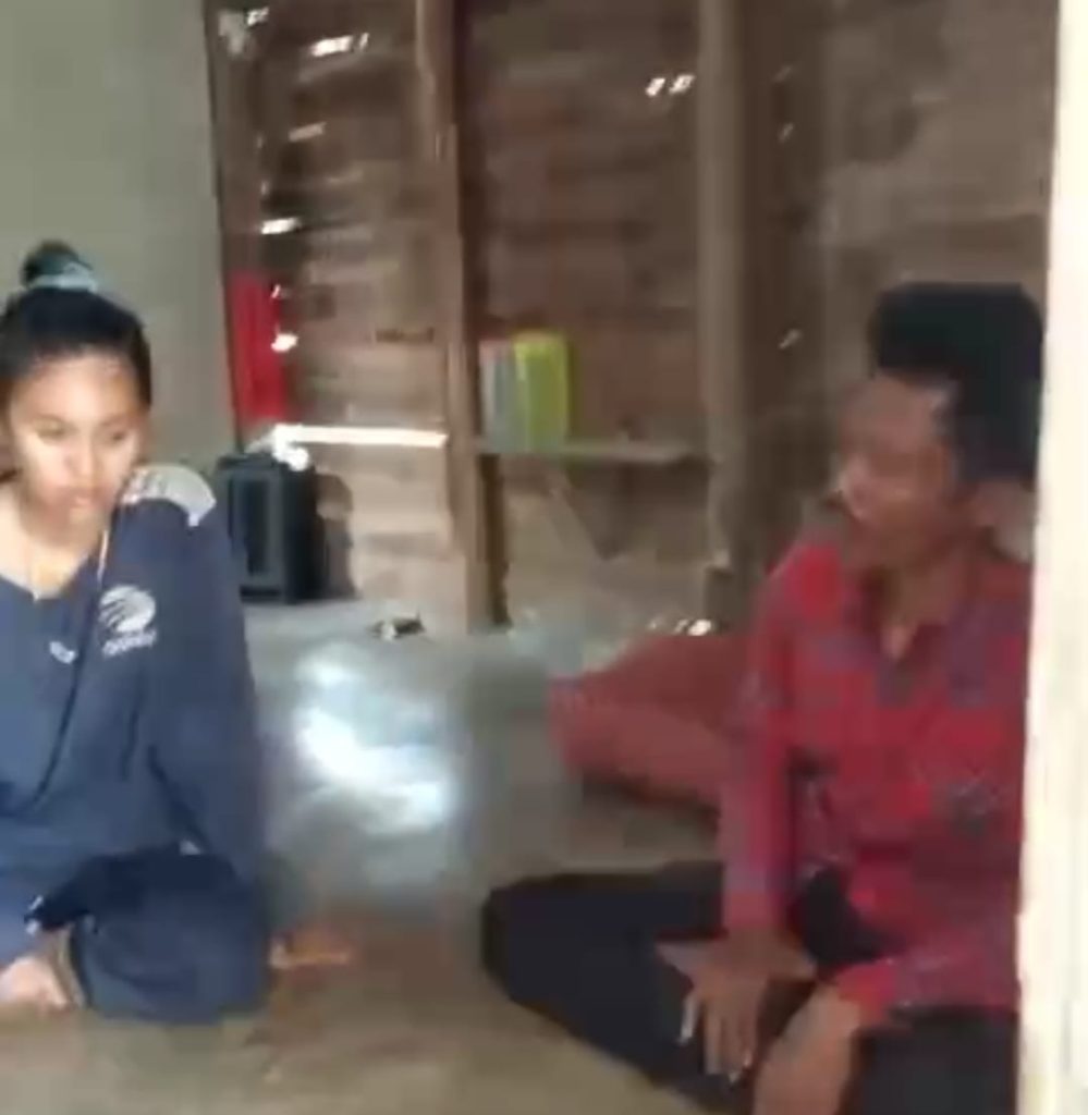 Tangkapan Video Terlihat Foto Ibu Kandung Bocah dan Ayah Tiri, (Dok. deteksi.co Yusri).