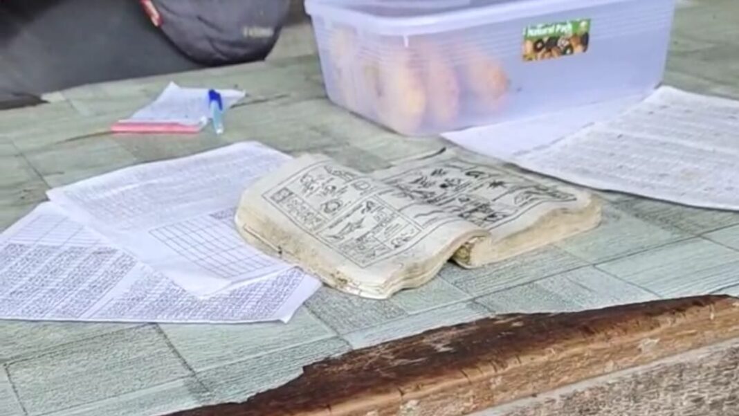 Mirip kertas rekap dan buku tafsir mimpi, Senin (26/1/2026 / dok. deteksi M. Herbin Barus/istimewa).
