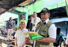 Bulog Sidak Nasional: Stok Beras 3,5 Juta Ton Aman Jelang Ramadhan 2026 Direktur Utama Perum BULOG Letjen TNI (Purn) Ahmad Rizal Ramdhani saat memimpin inspeksi mendadak pasar untuk memastikan stok beras nasional 3,5 juta ton dan distribusi Minyakita tetap aman serta harga stabil menjelang Ramadhan dan Idulfitri 2026.