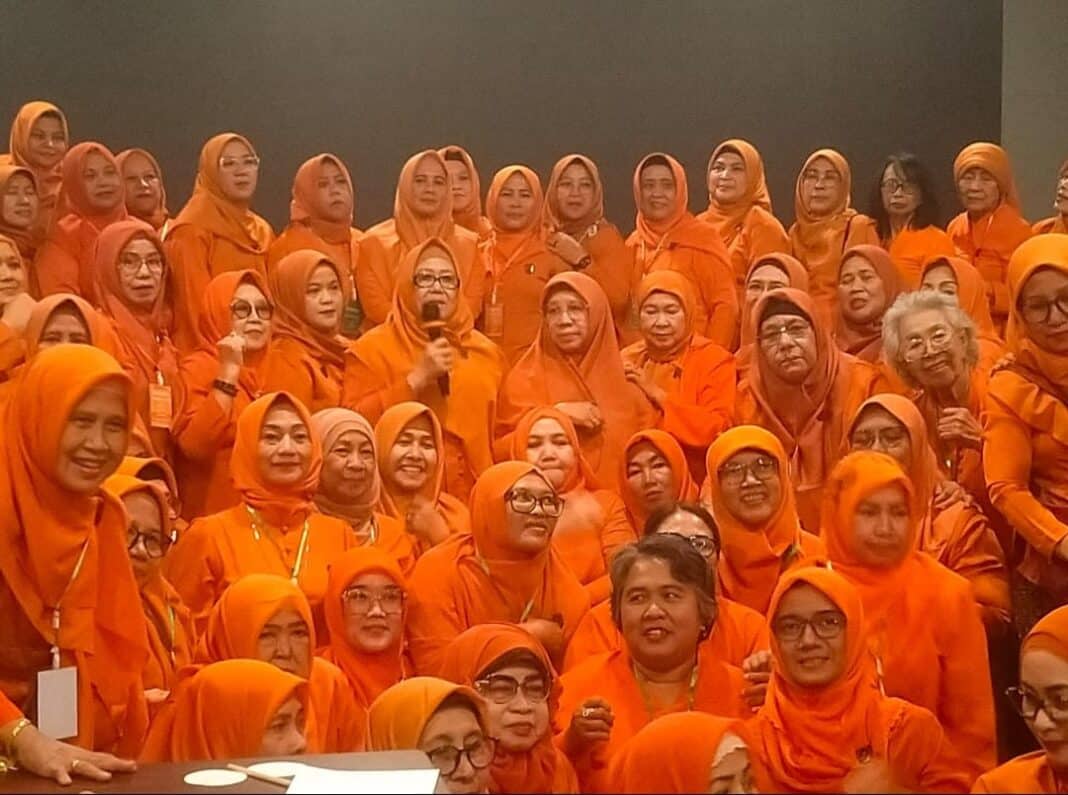 Pengurus IKWI Pusat, serta pengurus IKWI dari berbagai provinsi di Indonesia.