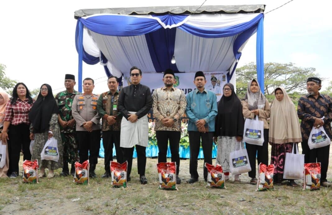 Wali Kota Medan, Rico Tri Putra Bayu Waas, resmi membuka Pasar Murah Pemko Medan di Alun-Alun Warna-Warni, Kecamatan Medan Labuhan, Kamis (12/02/2026). turut dihadiri Wakil Ketua DPRD Kota Medan, Hadi Suhendra, unsur Forkopimda Kota Medan, serta para Kepala OPD di lingkungan Pemerintah Kota Medan.