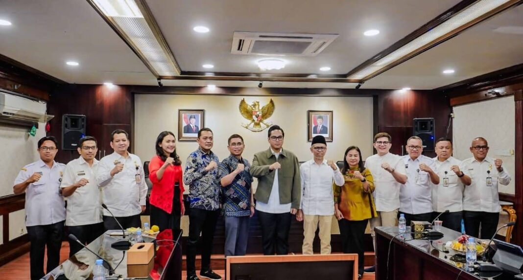 Wali Kota Medan Rico Waas terima kunjungan anggota DPRD Sumut.