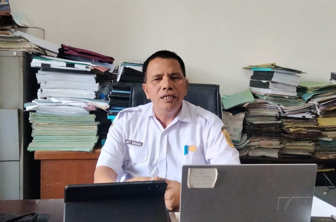 Jati Sinaga, Kabid Pembinaan PTK Dinas Pendidikan Dairi.