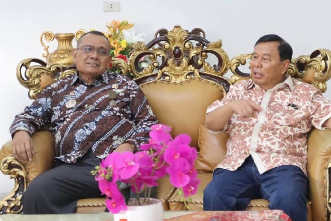 Bupati Dairi Vickner Sinaga menerima kunjungan Presiden Komisaris NT Corp, Nurdin Tampubolon di Pendopo Bupati, Jumat (27/3/2026).