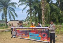 Karhutla Aceh Selatan: Polisi Turun Langsung Edukasi Warga, Cegah Kebakaran Sejak Dini Personel Polsek Trumon memberikan sosialisasi pencegahan kebakaran hutan dan lahan (karhutla) kepada warga di Aceh Selatan, Jumat (27/3/2026), sebagai upaya meningkatkan kesadaran masyarakat agar tidak membuka lahan dengan cara dibakar serta menjaga lingkungan tetap aman dari ancaman kebakaran.