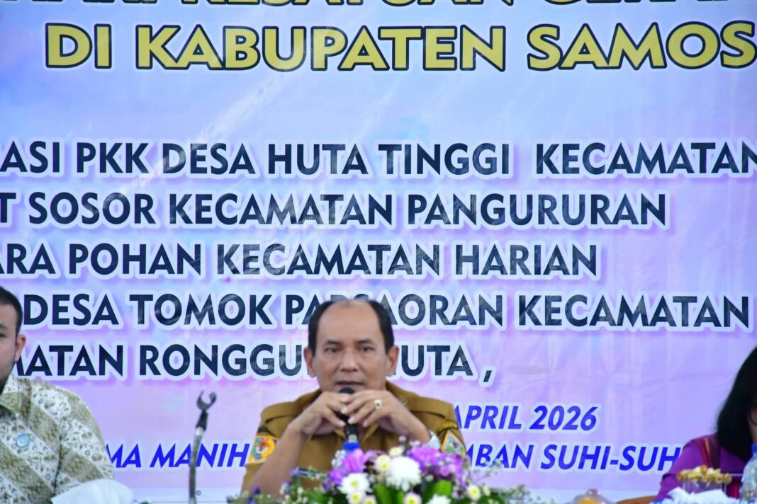 Sekretaris Daerah Kabupaten Samosir, Marudut Tua Sitinjak, menyampaikan sambutan di salah satu kegiatan.(Dok. Kominfo Samosir)
