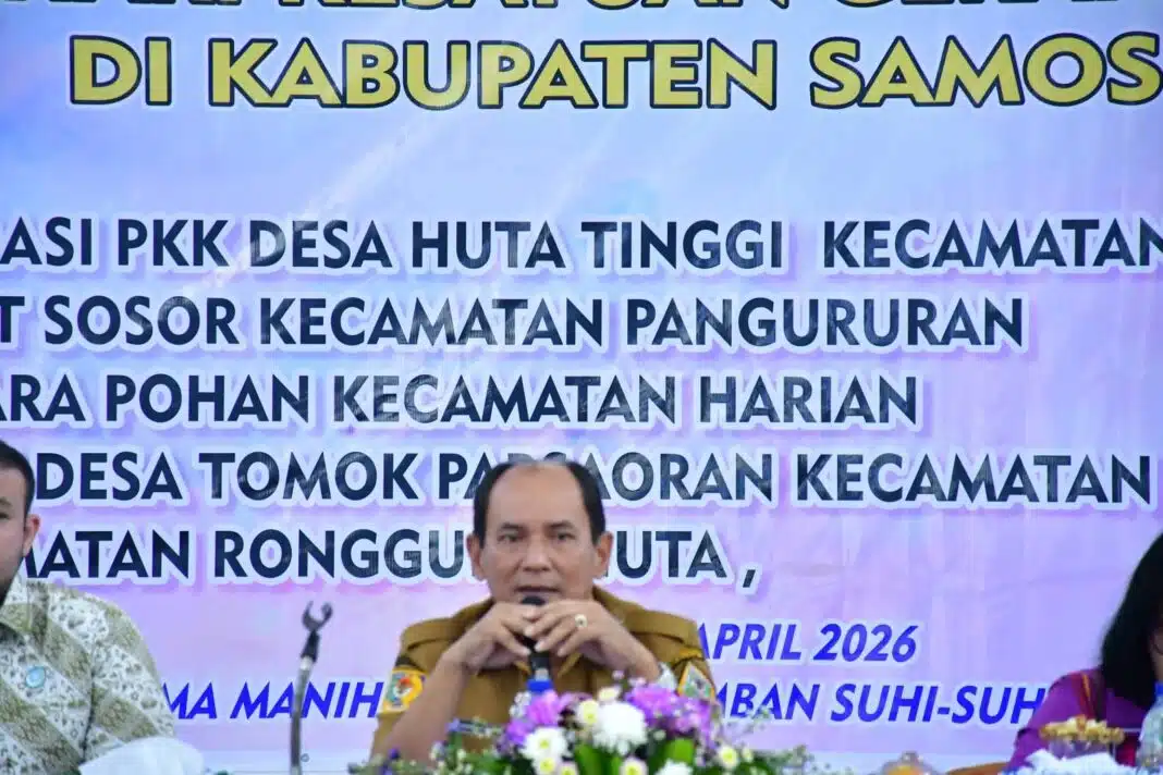Sekretaris Daerah Kabupaten Samosir, Marudut Tua Sitinjak, menyampaikan sambutan di salah satu kegiatan.(Dok. Kominfo Samosir)