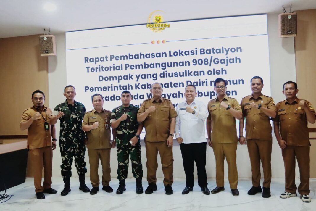 Bupati Dairi, Vickner Sinaga hadir dalam rapat membahas percepatan dan lokasi pembangunan Batalyon Teritorial 908/Gajah Dompak, di Kantor Gubsu, Selasa (31/03/2026). (Istimewa)