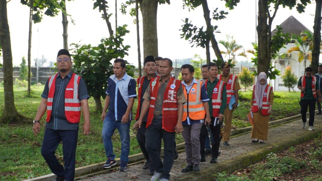 Komisi III DPRD Kabupaten Langkat melakukan peninjauan langsung ke PT Tirta Investama Langkat di Desa Pasar VI Kwala Mencirim, Kecamatan Sei Bingai, Selasa (21/4/2026).