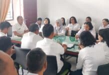 Jaga Kualitas Layanan Publik Tetap Prima, Kadis Dukcapil Dairi Konsolidasikan Aparatur Jaga Disiplin Kerja Kadis Dukcapil Kabupaten Dairi, Deddy Dharma Putra Situmorang pimpin konsolidasi internal, ingatkan jajaran untuk budayakan disiplin kerja guna menjaga ritme pelayanan publik tetap prima. (Istimewa)