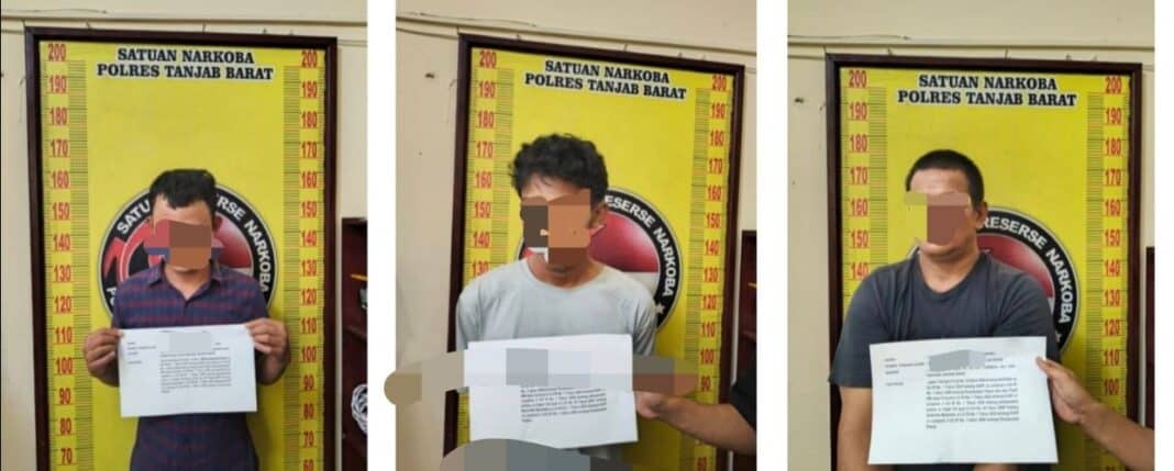 Satresnarkoba Polres Tanjung Jabung Barat mengamankan enam tersangka kasus sabu di Desa Talang Makmur. Polisi sita sabu, timbangan digital, dan ponsel.
