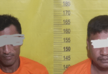 Pencurian Sawit Terbongkar! Dua Pelaku Digerebek, 48 Tandan Diamankan di Pelalawan Dua tersangka kasus pencurian buah kelapa sawit diamankan di Mapolsek Langgam setelah kepergok membawa 48 tandan sawit hasil curian dari areal PT Mitra Unggul Pusaka di Desa Segati, Kecamatan Langgam, Kabupaten Pelalawan, Jumat (17/4/2026).