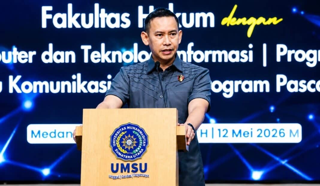 Direktur Reserse Siber Polda Sumut, Bayu Wicaksono, menyampaikan kuliah umum tentang ancaman cyber crime di era digital kepada Civitas Academica Universitas Muhammadiyah Sumatera Utara di Auditorium Utama UMSU, Selasa (12/5/2026).