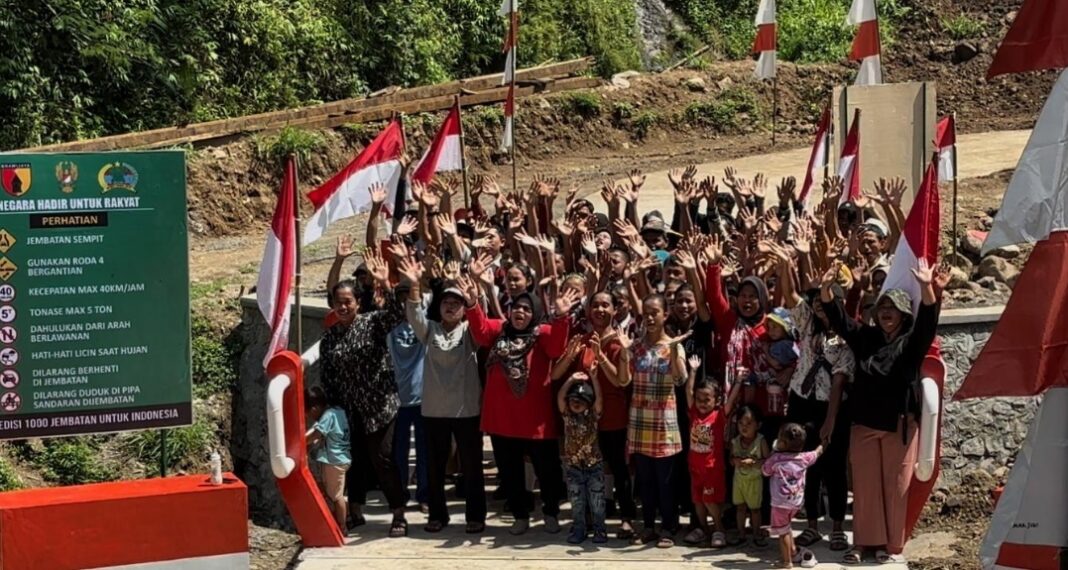 Kondisi Jembatan Garuda di Desa Gondanggunung, Kecamatan Pagerwojo, Kabupaten Tulungagung yang telah rampung 100 persen dan kini dimanfaatkan masyarakat sebagai akses utama penghubung antarwilayah, Selasa (12/5/2026). Kehadiran jembatan tersebut membantu memperlancar mobilitas warga serta distribusi hasil pertanian di wilayah pedesaan.