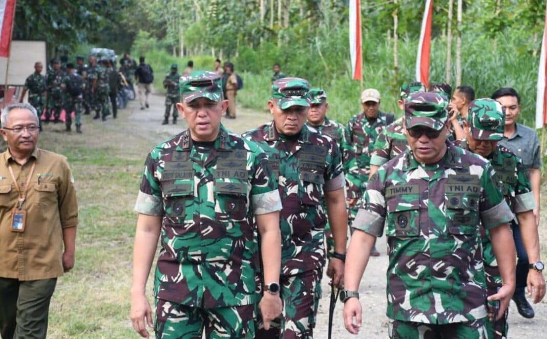 Pangdam V/Brawijaya tinjau lokasi pembangunan BTP dan YTP di Blitar, Desa Jugo dinilai strategis untuk pertahanan sekaligus mendukung ketahanan pangan dan pembangunan daerah.