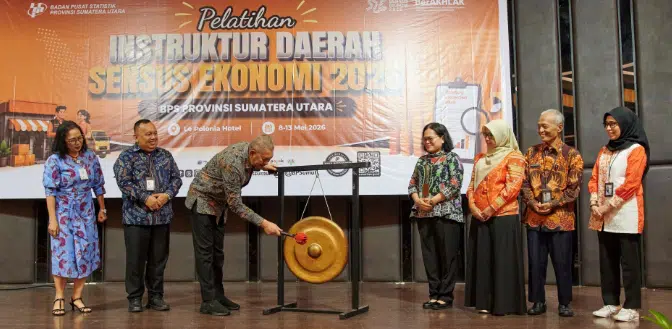 Pj Sekretaris Daerah Provinsi Sumatera Utara, Sulaiman Harahap, membuka Pelatihan Calon Instruktur Daerah Pendataan Lengkap Sensus Ekonomi 2026 Provinsi Sumut di Hotel Polonia, Sabtu (9/5/2026). Dalam kegiatan tersebut, Pemprov Sumut menekankan pentingnya data ekonomi yang akurat untuk mendukung kebijakan pembangunan yang tepat sasaran.